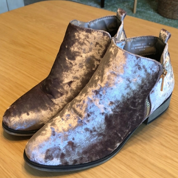 Bamboo Velvet Retro Booties 🕺 - Picture 2 of 6